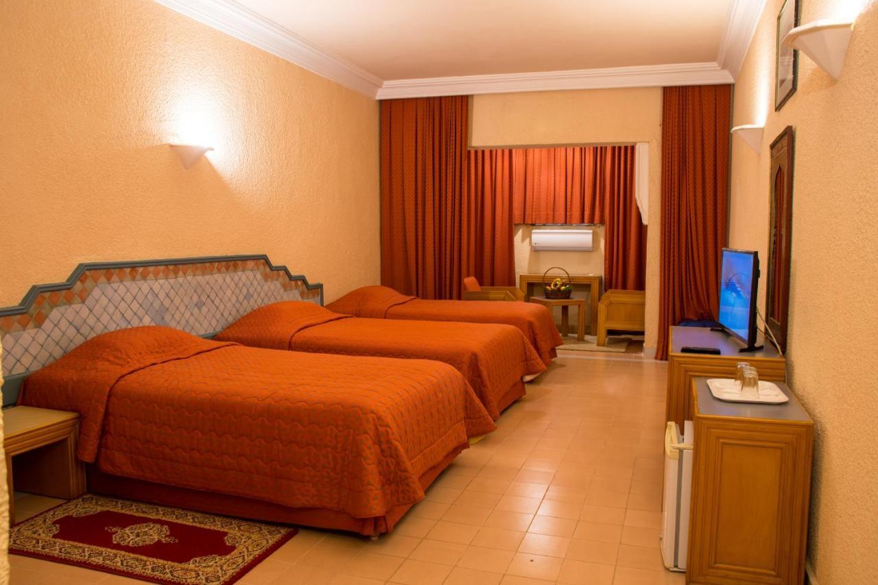 Chems Le Tazarkount Hotel อฟาวเรอร์ ภายนอก รูปภาพ