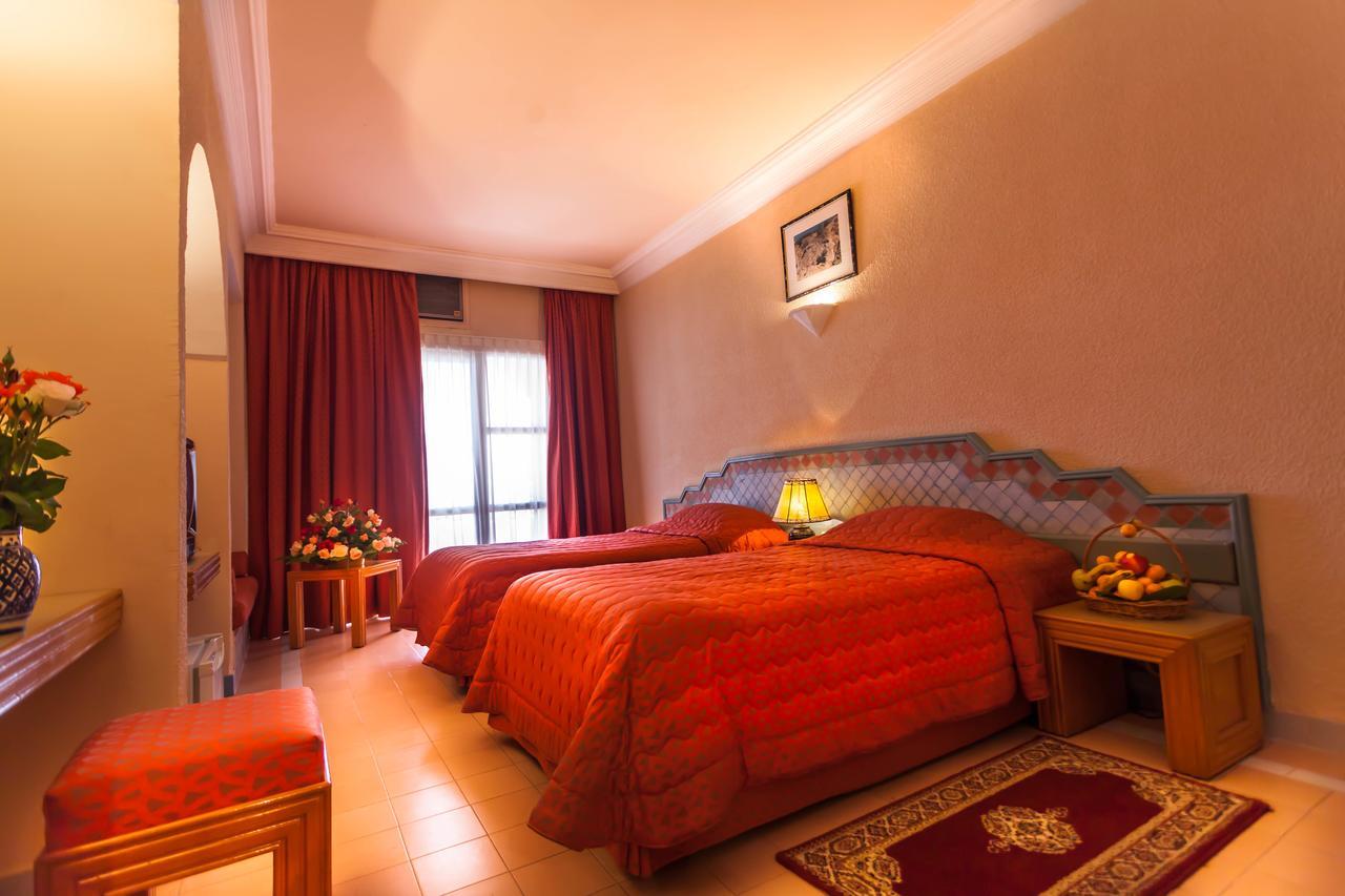 Chems Le Tazarkount Hotel อฟาวเรอร์ ภายนอก รูปภาพ